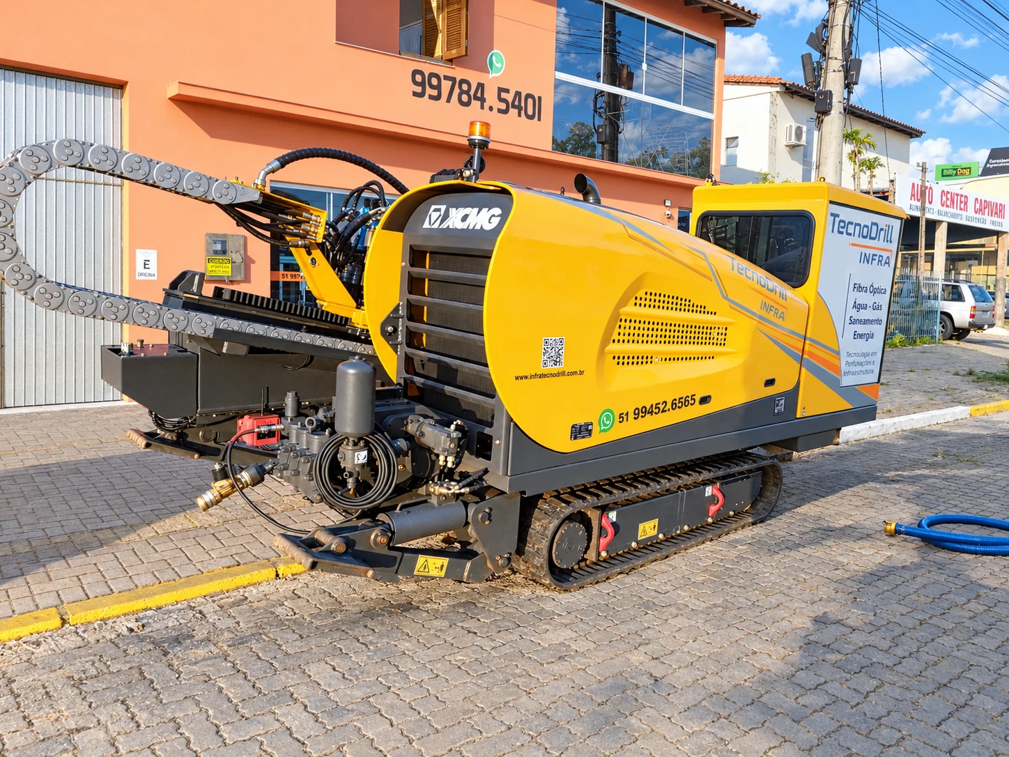 Perfuratriz Tecnodrill em frente urbana